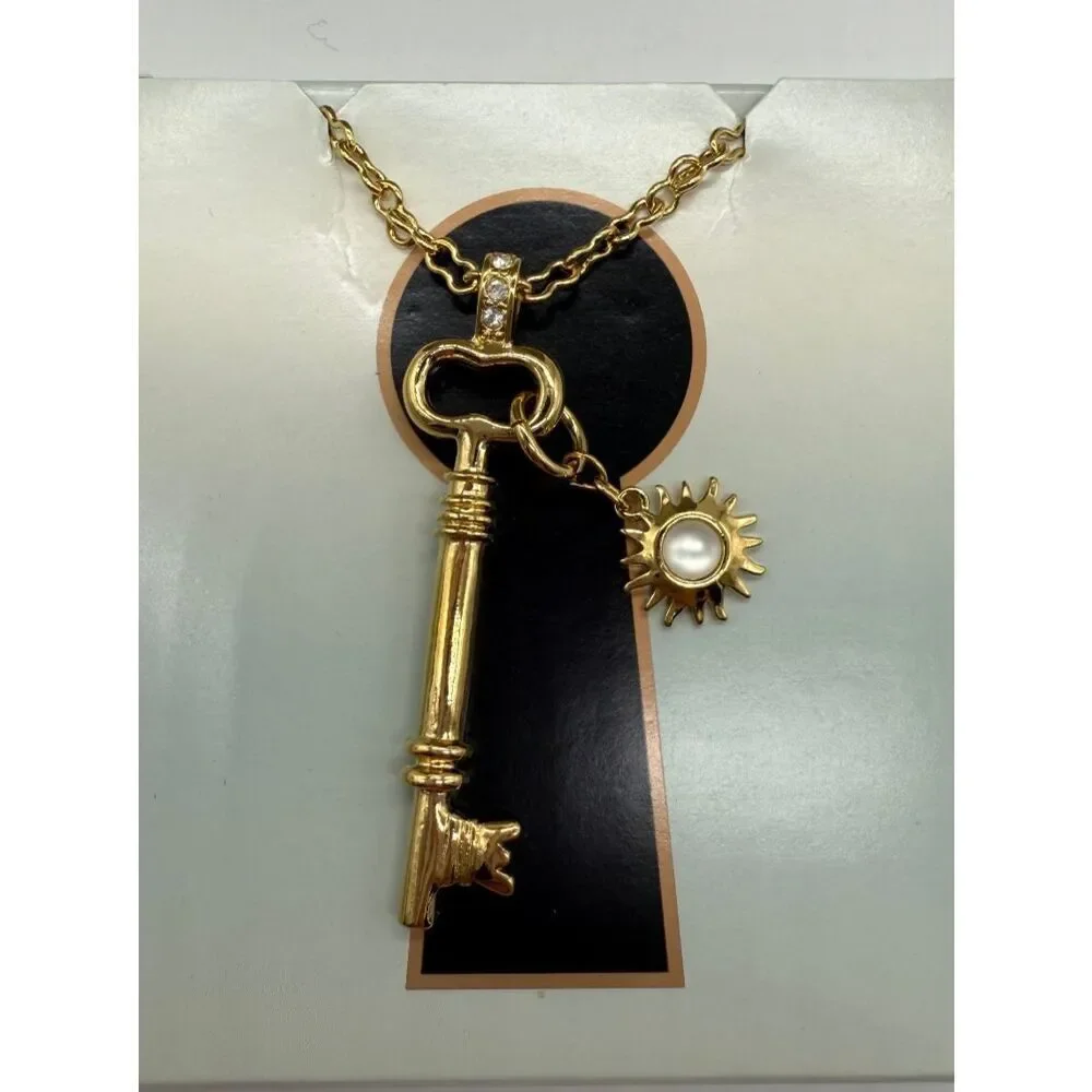 Vintage Avon Smithsonian Institution‎ Key To The Castle Necklace Sunburst New